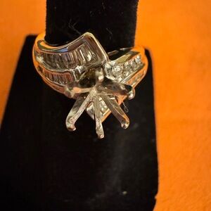 14kt solid yellow gold round/bagette natural diamond mount with platinum setting